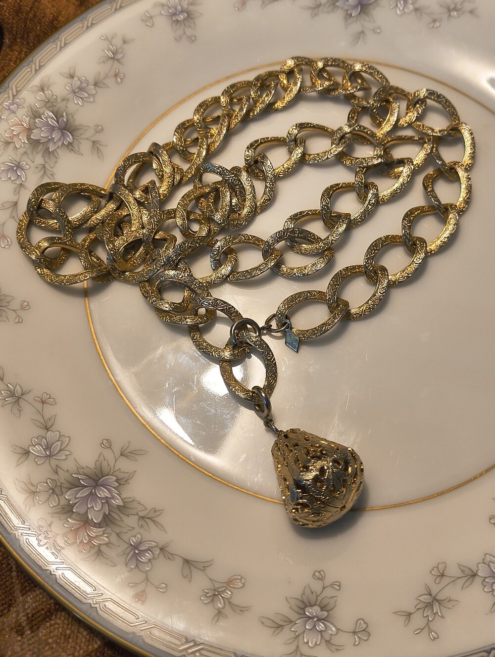 Vtg Sarah Coventry Textured Chain Gold-Tone Filigree Removable Pendant Necklace